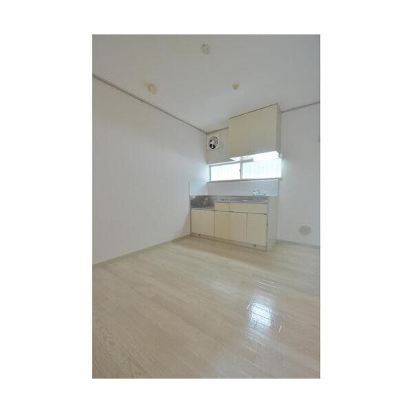 エステートピアグリーン西山A103号室 リビング