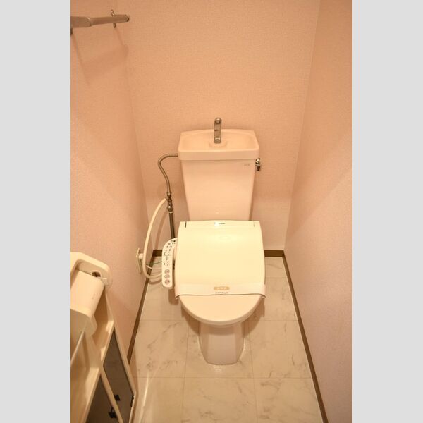 ヴァレンサ氷川　A/B 温水洗浄暖房便座