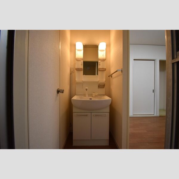 サンパレストミタ 洗髪洗面化粧台