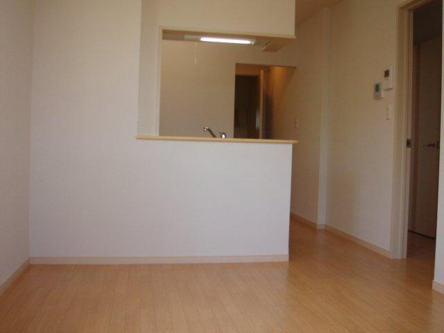 ウイングコート 室内（イメージ）