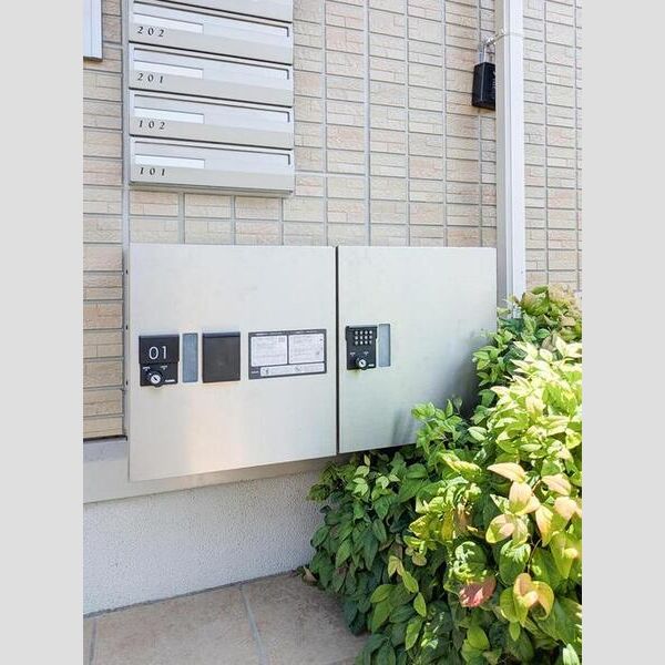 プランタン彩201号室 宅配ボックス