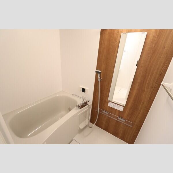 レーヴ・シェソワ106号室 バス