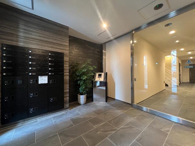 Tre　Court　Kitasenju（トレコート北千住）2階 エントランス