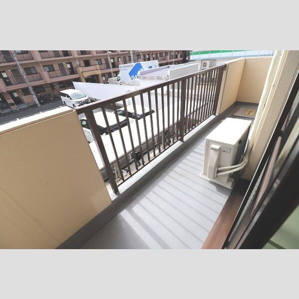 プレジール井山211号室 バルコニー