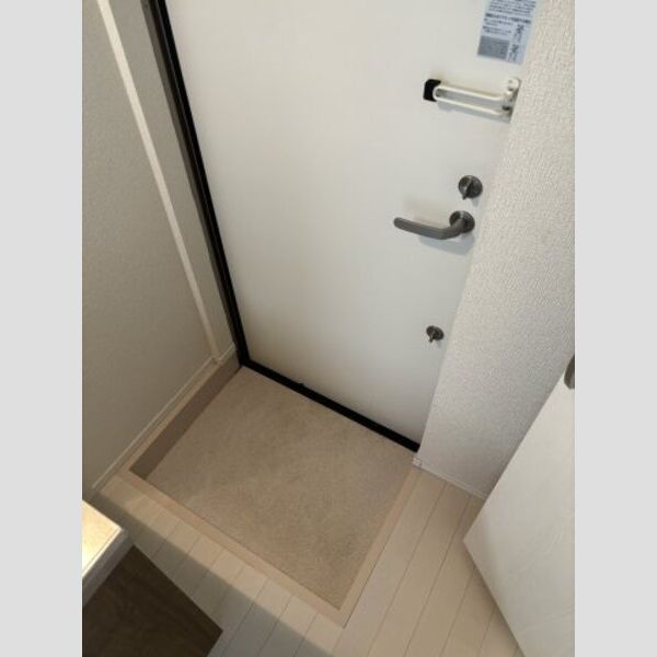 ソレイユ日進 玄関