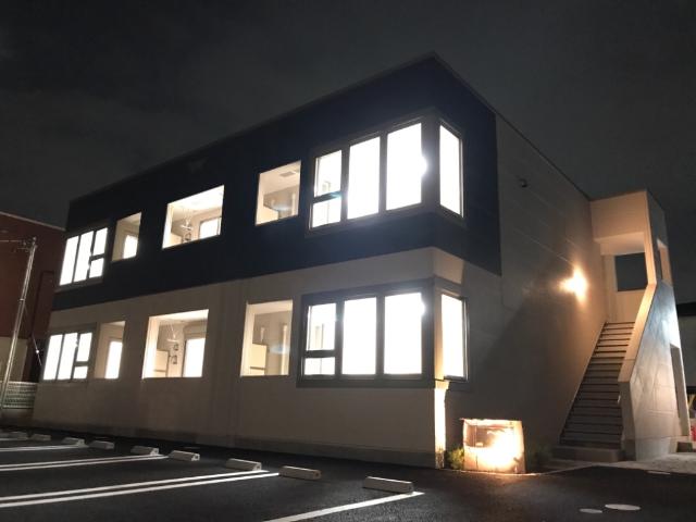 シェトア三山 外観写真（夜）