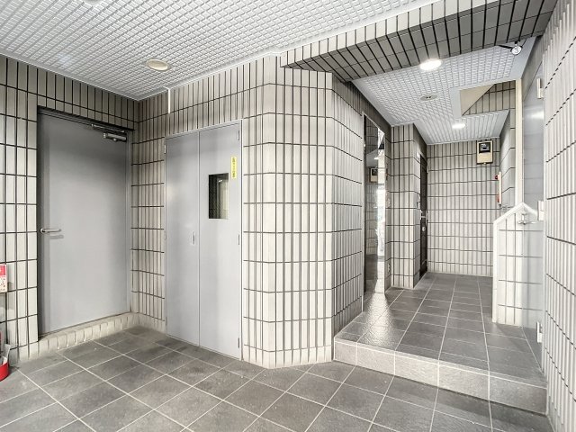 南麻布ハウス502号室 エントランス