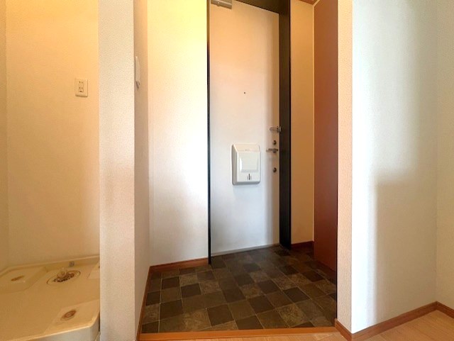 ＥＡＳＴⅢ0102号室 玄関