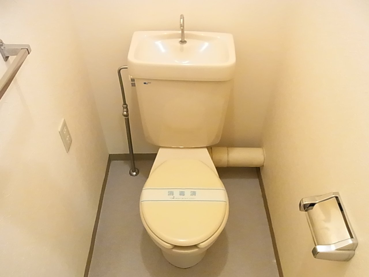 セ・ラ・ブール湘南0101号室 トイレ