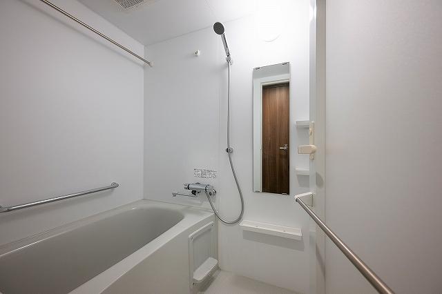 LIMERESIDENCE HIKIFUNE2階 バス