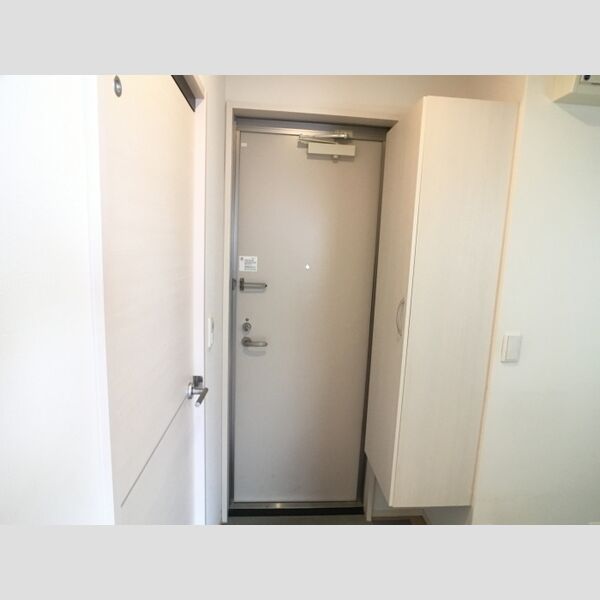 中澤ビル 玄関扉です♪