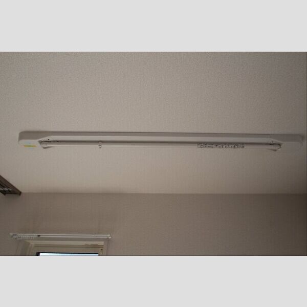 アルベロ島根101号室 室内物干し