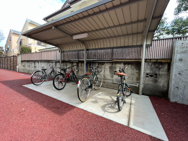 エルミタージュ上鷺宮2階 エントランス