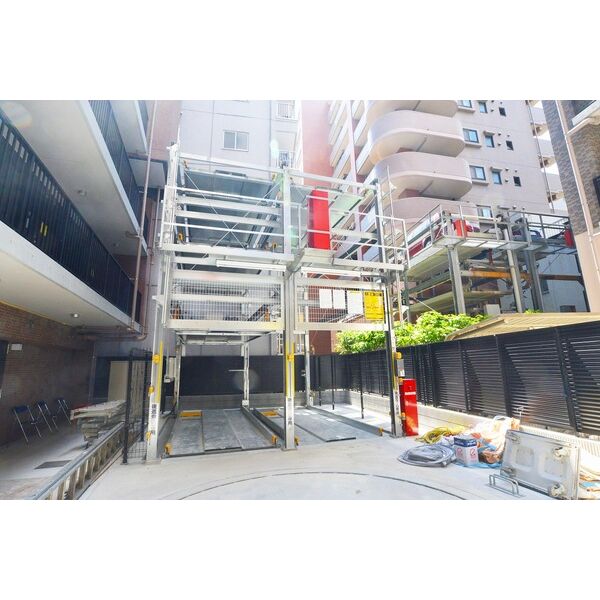 エステムコート横濱大通り公園 駐車場