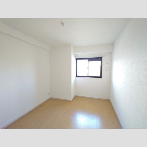 グランヴェールにしすな303号室 洋室6.1帖