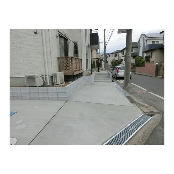 流山市松ヶ丘6丁目住宅 駐車場