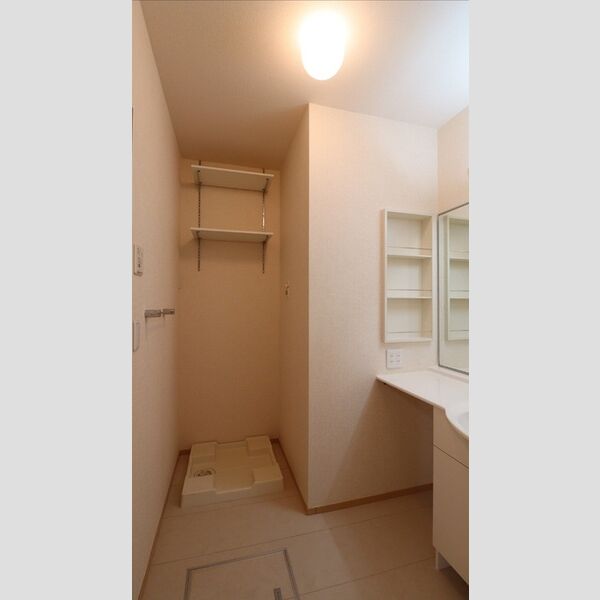 ルミエル　N101号室 ★室内洗濯機置き場★