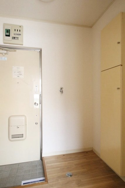 ジュネパレス市川第２４Ｃ 室内洗濯機置場