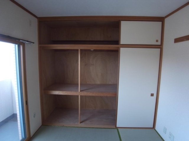 サニーヴェイル弘明寺 収納