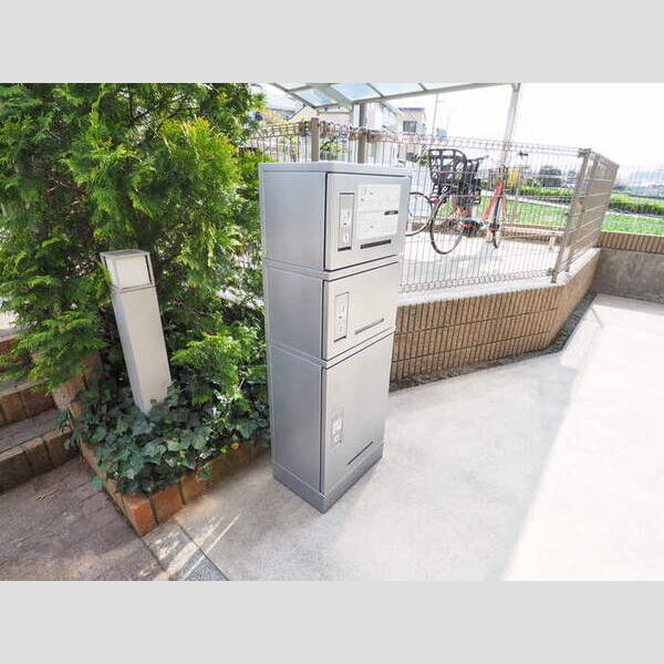 サンフラワー　A301号室 宅配ボックス