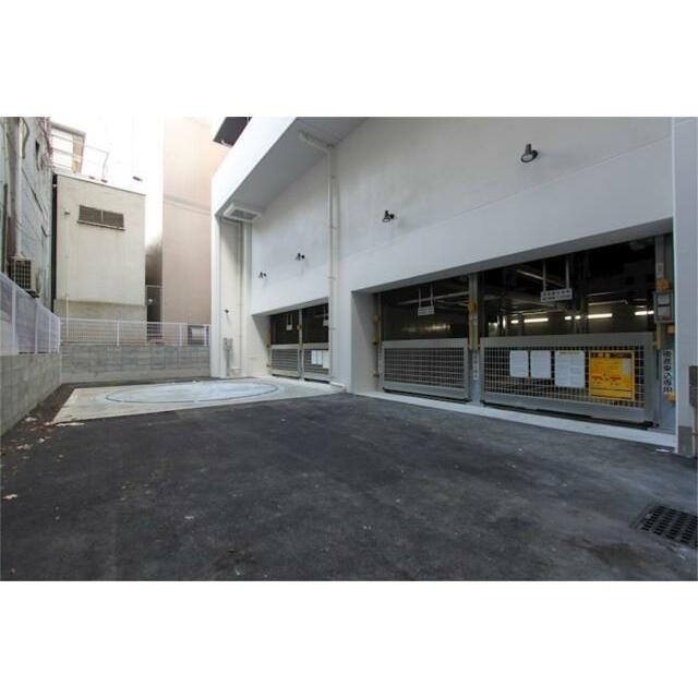 イアース横濱関内 駐車場