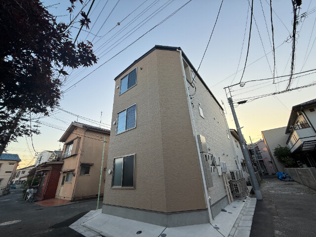 カーサ本木1階 開放感のある外観です