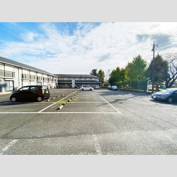 プレミールB105号室 駐車場