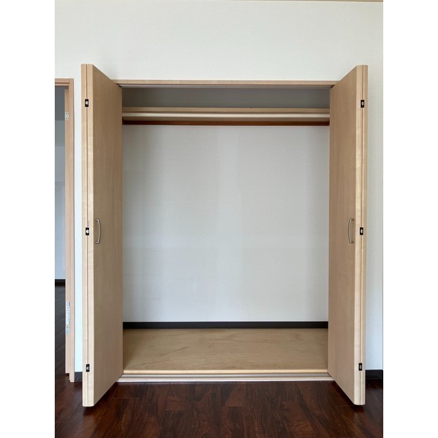 サニーレジデンス平塚Ⅰ203号室 洋室・クローゼット