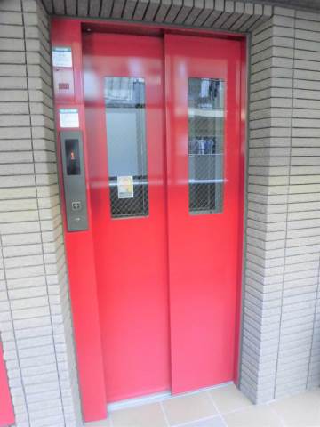 ベルメゾン戸田公園4階 エレベーター
