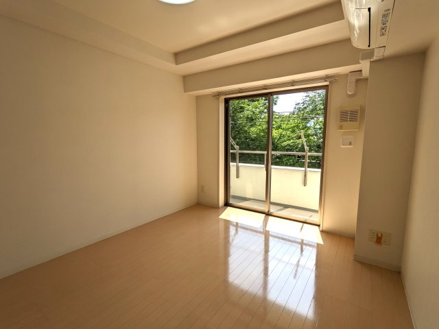 ガーデン萩中 リビング