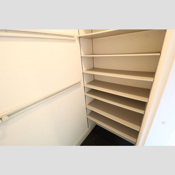 ハーモニーガーデン　B シューズボックス