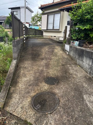 上荻野戸建 駐車場