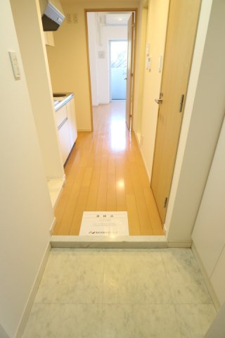 プラウドフラット早稲田101号室 玄関