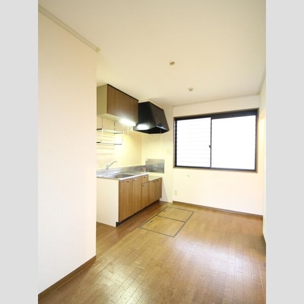 ルードルフィアタウンズ　C ダイニングキッチン6帖