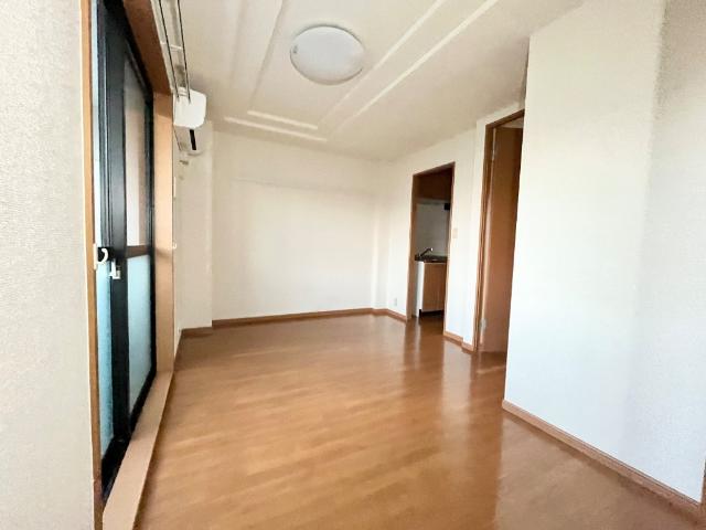 メゾン・ラクウショウ205号室 洋室