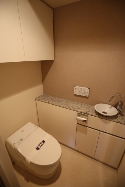 グランスイート四谷プレシア トイレ