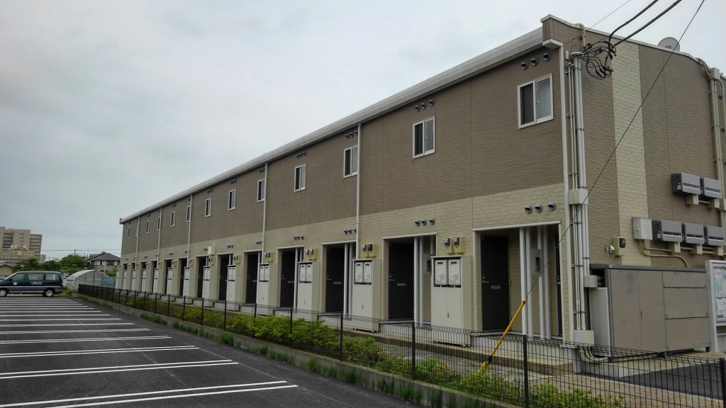 レオパレスキャトル　セゾン 外観