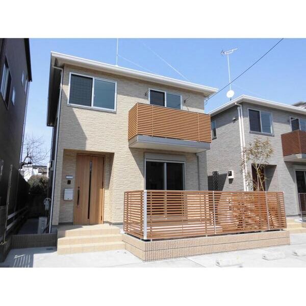 パル・ポゥローニアA棟の外観画像