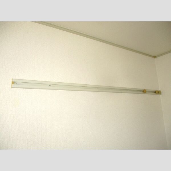 アンビションEIGHT201号室 ハングバー