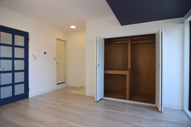 シャルール浅間町2D号室 収納