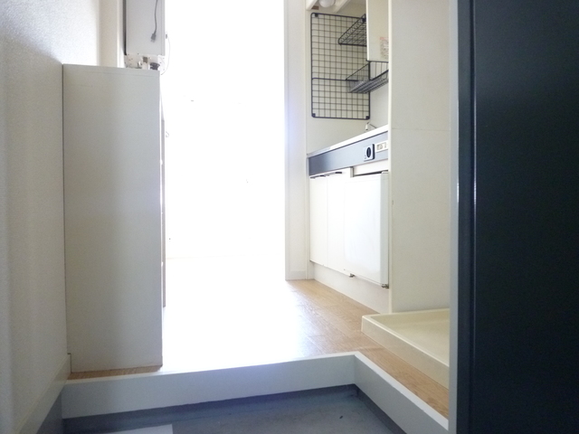パインコート0302号室 玄関