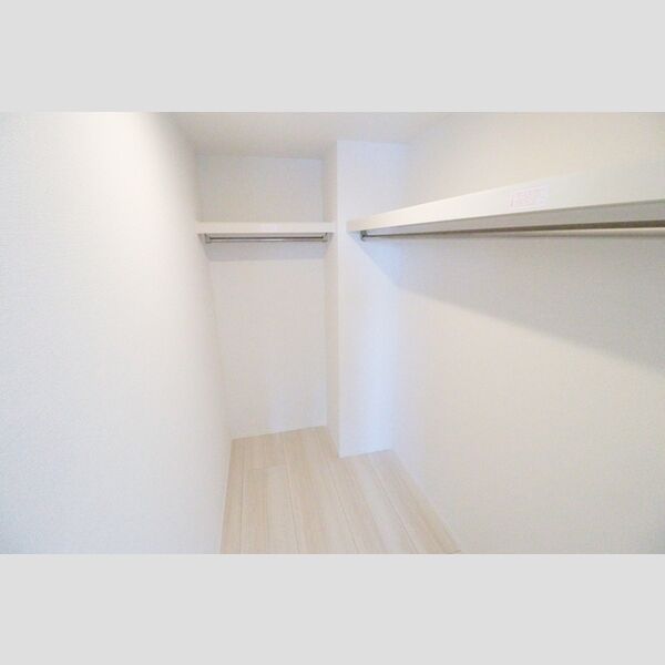 レジデンスマルニ ウォークインクローゼット(洋室3帖)