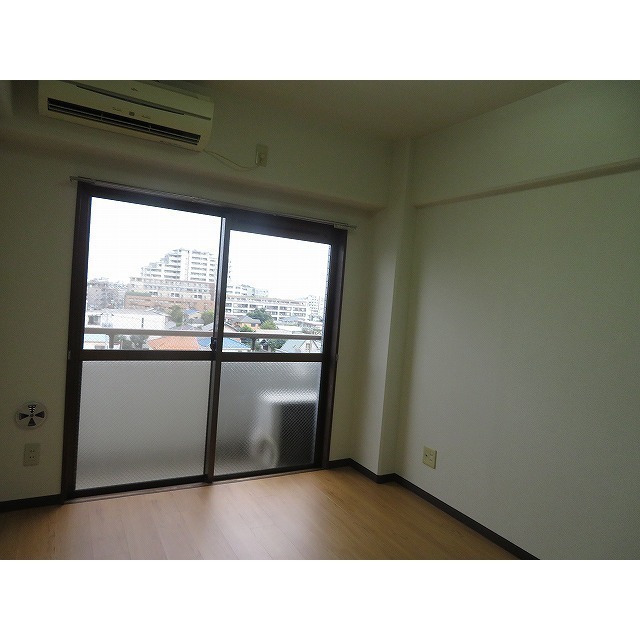 エバーグレース西府0610号室 リビング