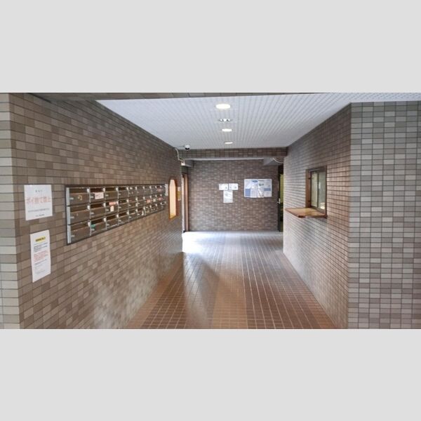 ファミール行徳207号室 エントランス