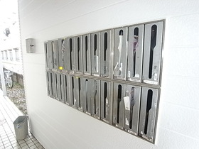 プラザドゥサビーネＢ棟105号室 エントランス