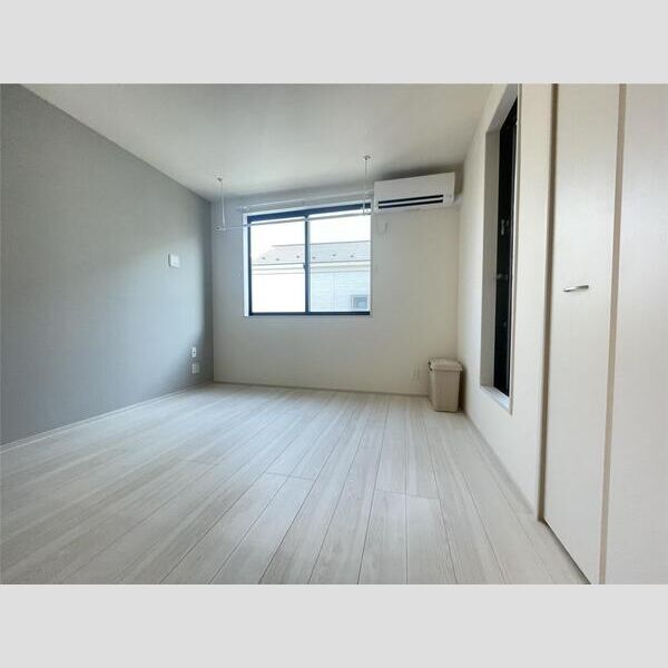 リーブルファイン足立南花畑201号室 リビング