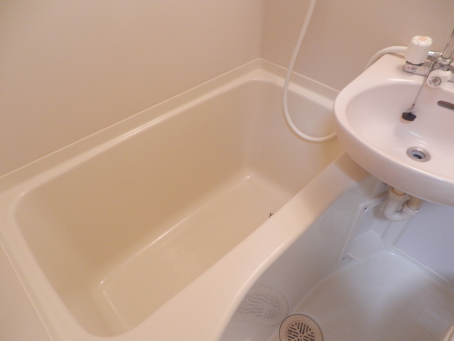 アーバンスクエア江原町Ａ棟0202号室 お風呂