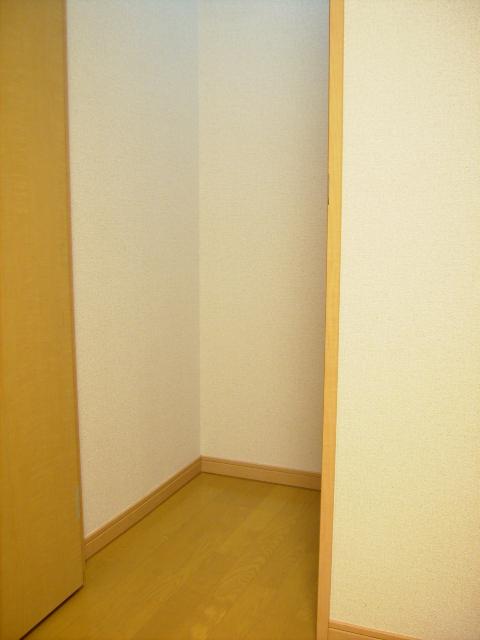 レオパレスエスポワール新宿町 内観