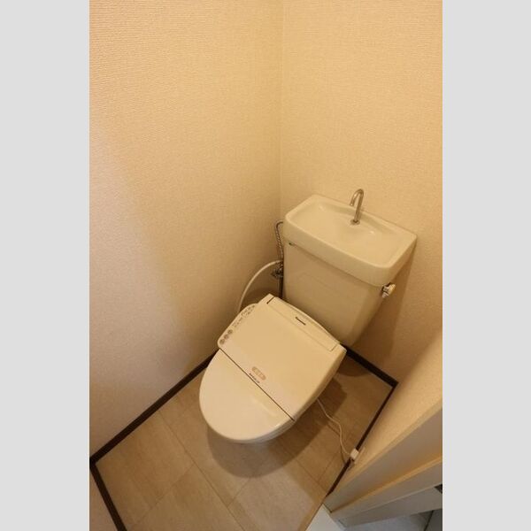 セジュールYK102号室 温水洗浄暖房便座