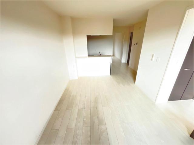 ＣＯＭＦＯＲＴＩＡ103号室 リビング